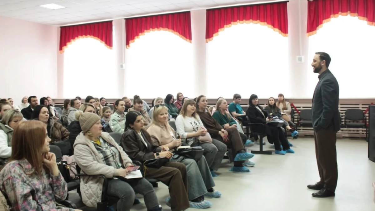 В новой школе в Бокино прошло первое собрание родителей будущих учеников