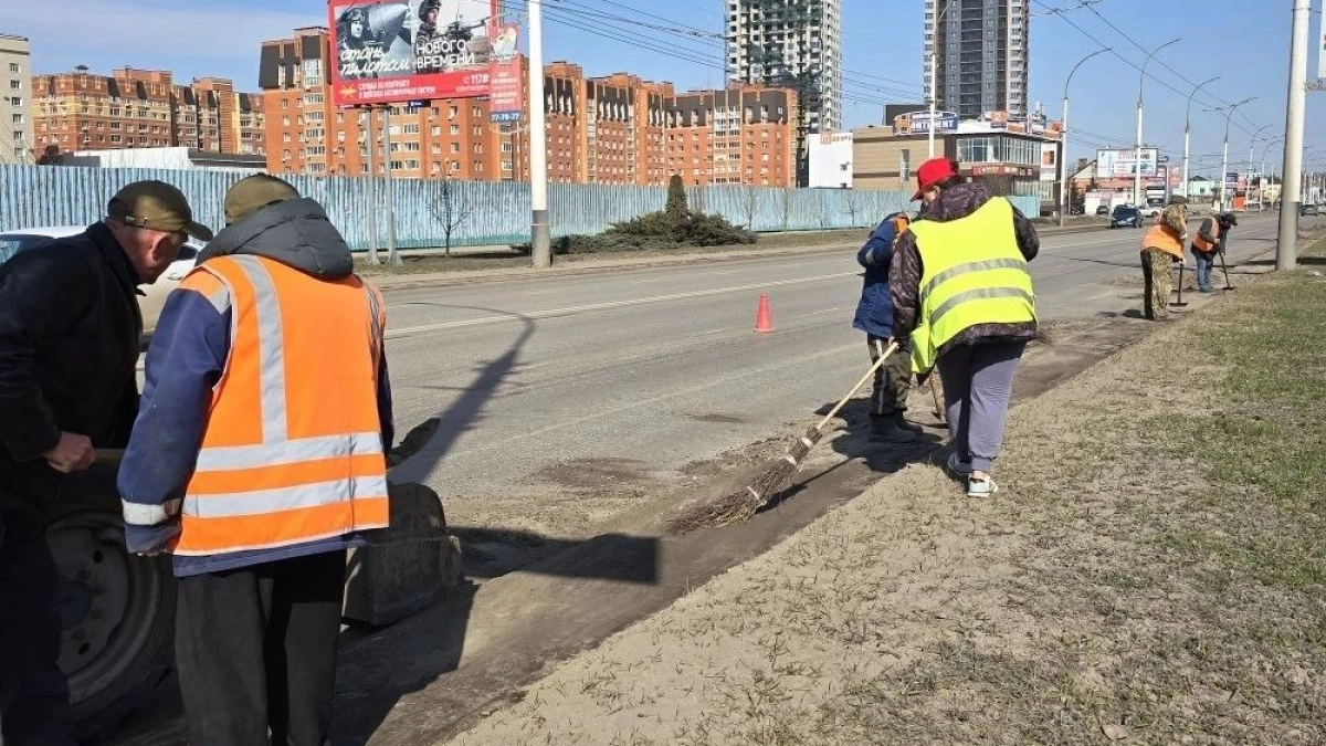 В Тамбове усилили весеннюю уборку: на улицы вышли более 100 рабочих и десятки спецмашин
