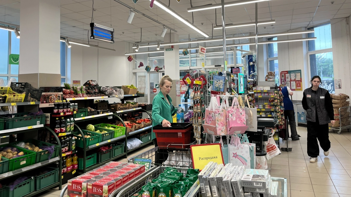 Продавец в "Пятерочке" рассказала, почему желтый ценник - это не выгода, а предупреждение: в чем ловушка акций и скидок