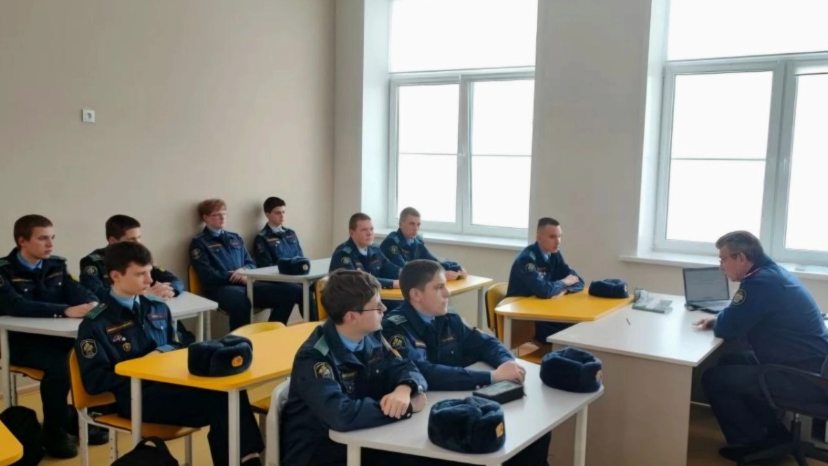 Тамбовским кадетам рассказали о работе судебных экспертов и расследовании преступлений