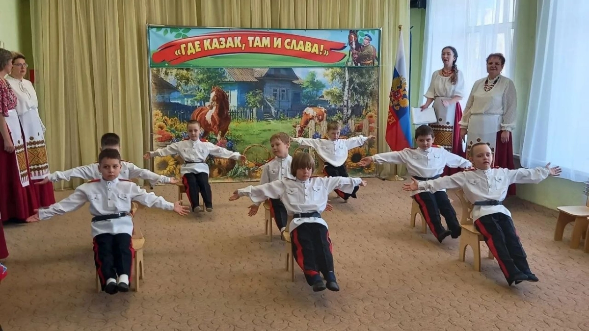 В Тамбове воспитанников детсада посвятили в казачата