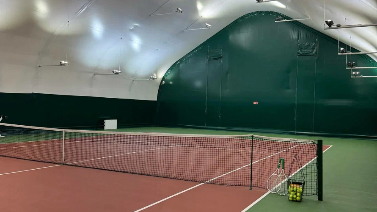 Теннисный кризис: в Тамбове остался один крытый корт. Что делать?