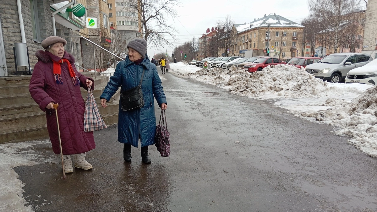 С апреля Сбербанк вводит изменения для всех, кто получает пенсию на карту: что важно сделать