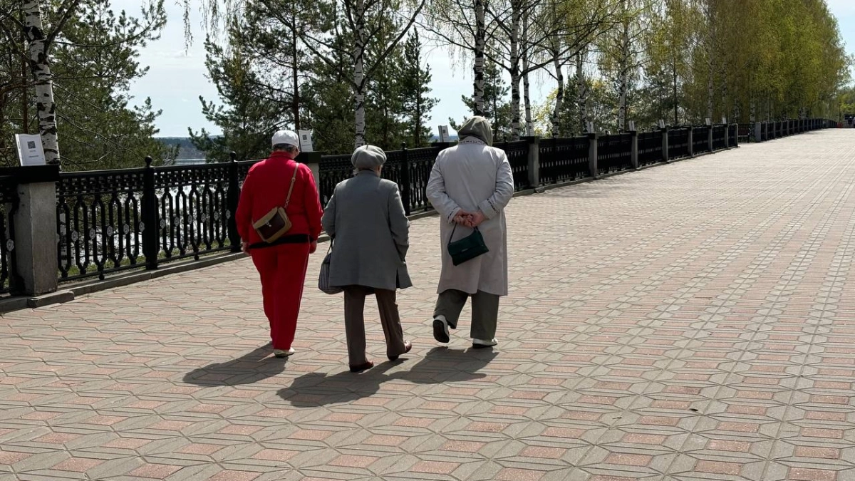 С апреля для пенсионеров 60–85 лет действуют новые правила начисления выплат: кому стоит уточнить свои данные