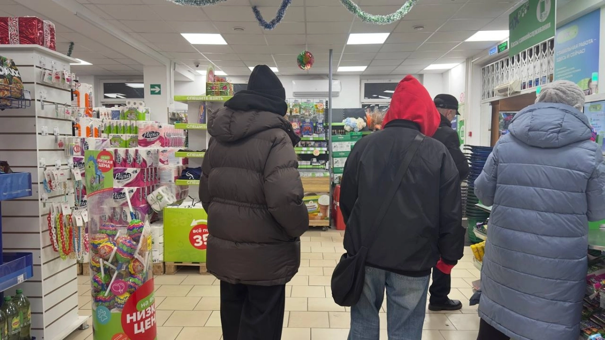 Губки и тряпки уходят в прошлое: россиянки массово скупают эту дешевку из Кореи - спасение для окон, кухни и ванной