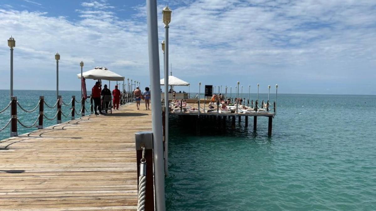 Где отдохнуть летом 2026 без страха и без виз: 15 лучших направлений для россиян — от знакомых до экзотики