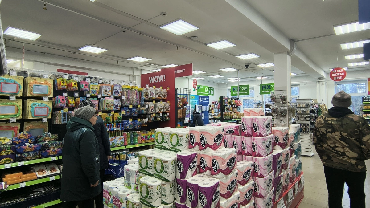 Губки и тряпки — прошлый век: россиянки раскупают бюджетную "умную салфетку" для кухни и ванной