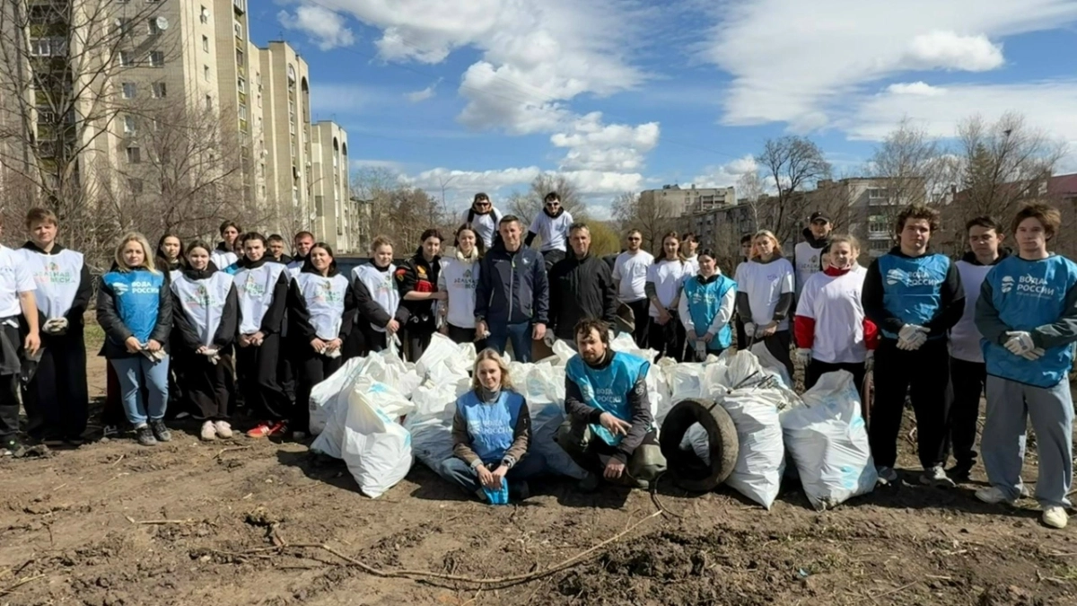 Студенты-экологи наводили порядок на берегах реки Студенец 