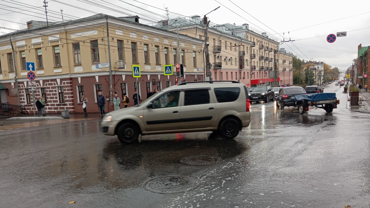 Развернулся на перекрестке - и лишился прав: почему ГАИ стала выписывать штрафы водителям за разрешенный маневр