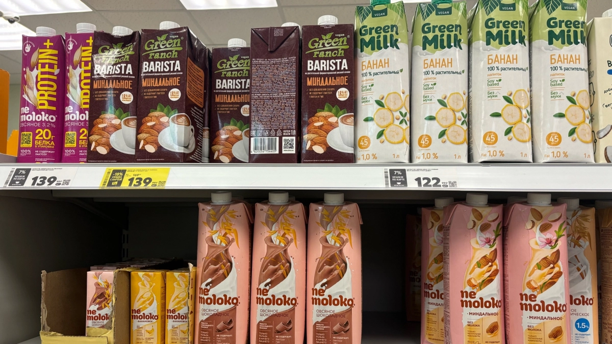 Что не так "растительным молоком" из "Магнита" и "Перекрестка": проверка в лаборатории привела к неутешительным выводам