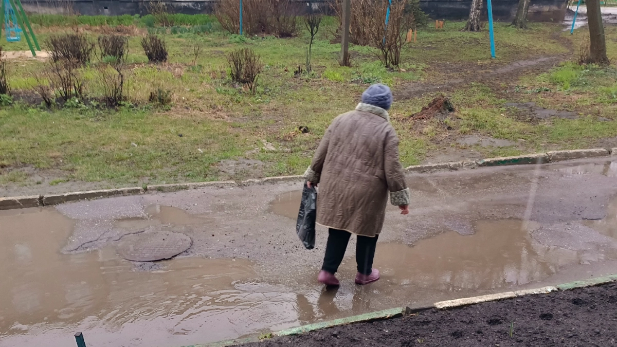 Десять сантиметров пыли и проволока вместо забора: что пишут тамбовчане мэру о благоустройстве