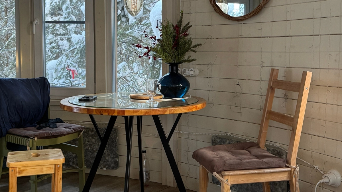 Ставить обеденные столы на кухне больше не модно: в Европе их давно уже заменили, а у нас только начинают