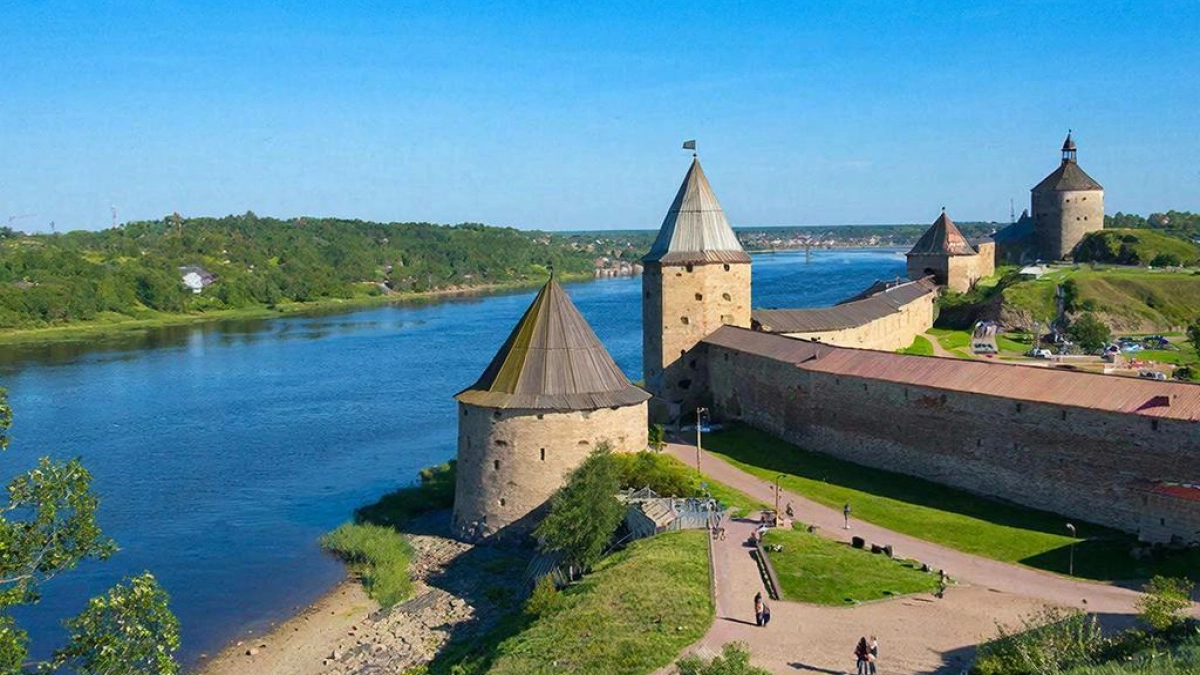 Как живет самый закрытый город России - в двух шагах от границы с Европой: и как туда попасть