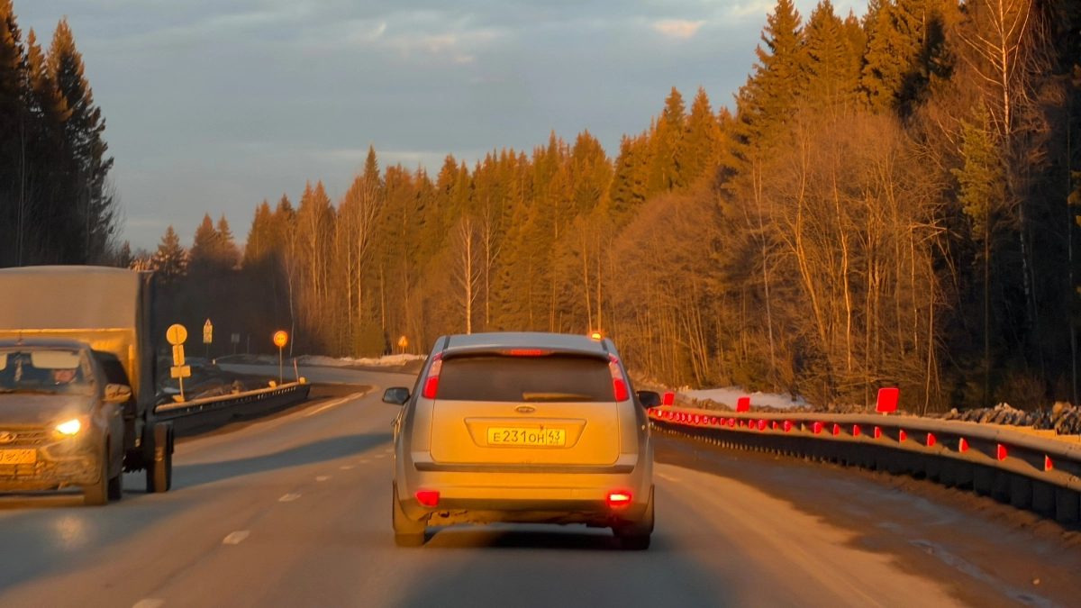 В ГАИ поставили точку: нужно ли показывать поворот на изгибе главной дороги
