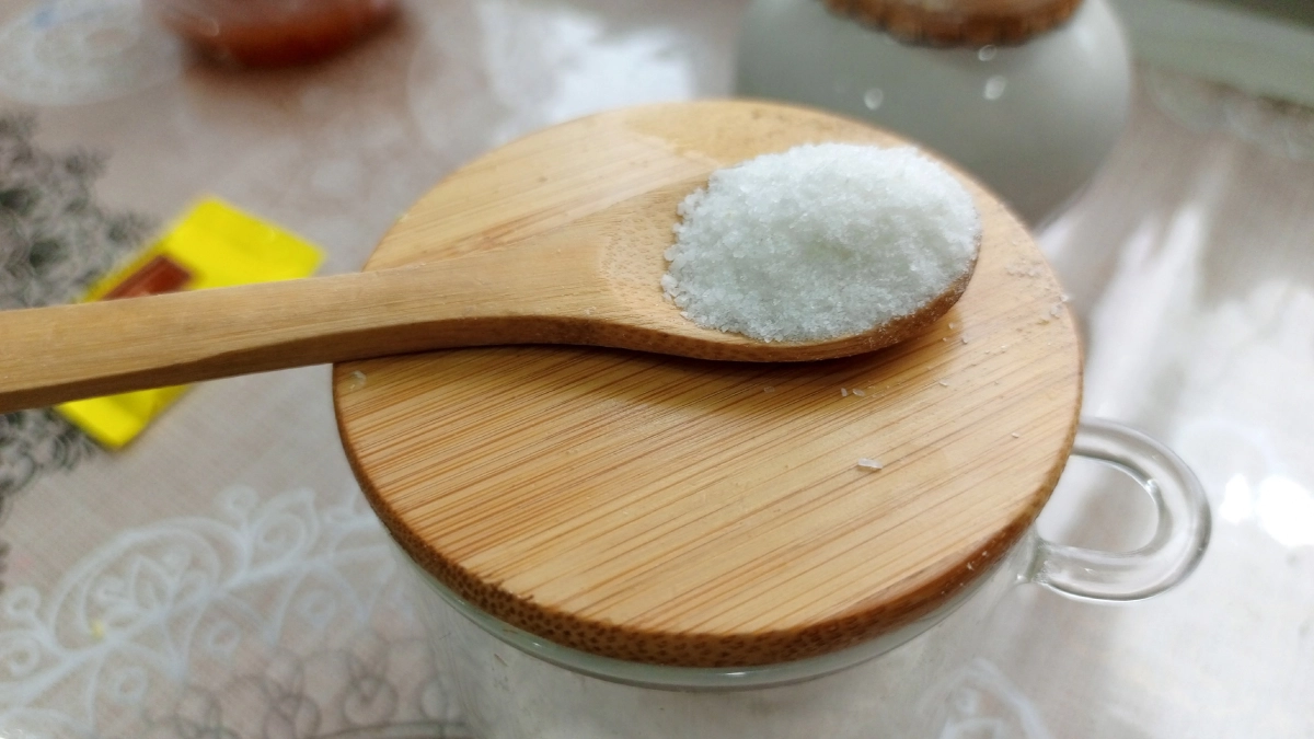 Насыпаю соль вдоль плинтуса перед сном: древняя мудрость для защиты дома — эффект заметила вся семья