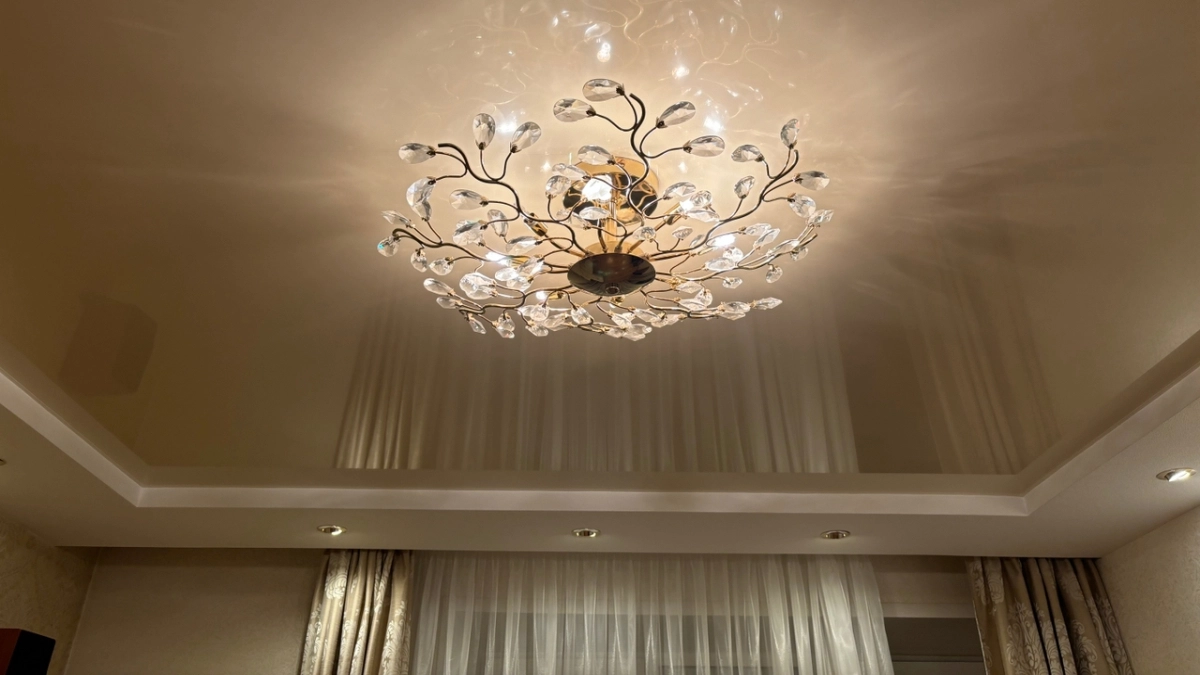 Новый тренд 2026 в отделке потолка - служит долго, смотрится дорого: не пылит и не трескается