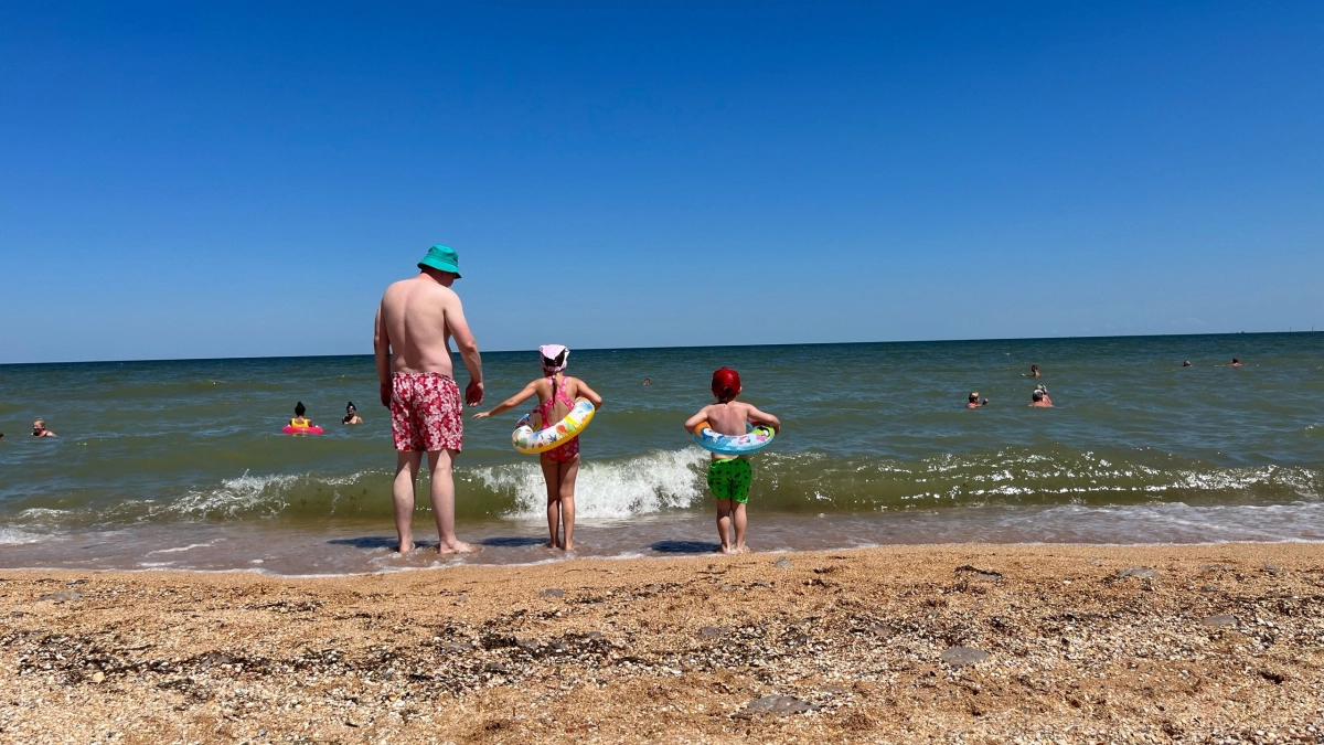 Опасно ли ехать на отдых в Анапу в 2026 году и почему в Геленджике цены как в Сочи