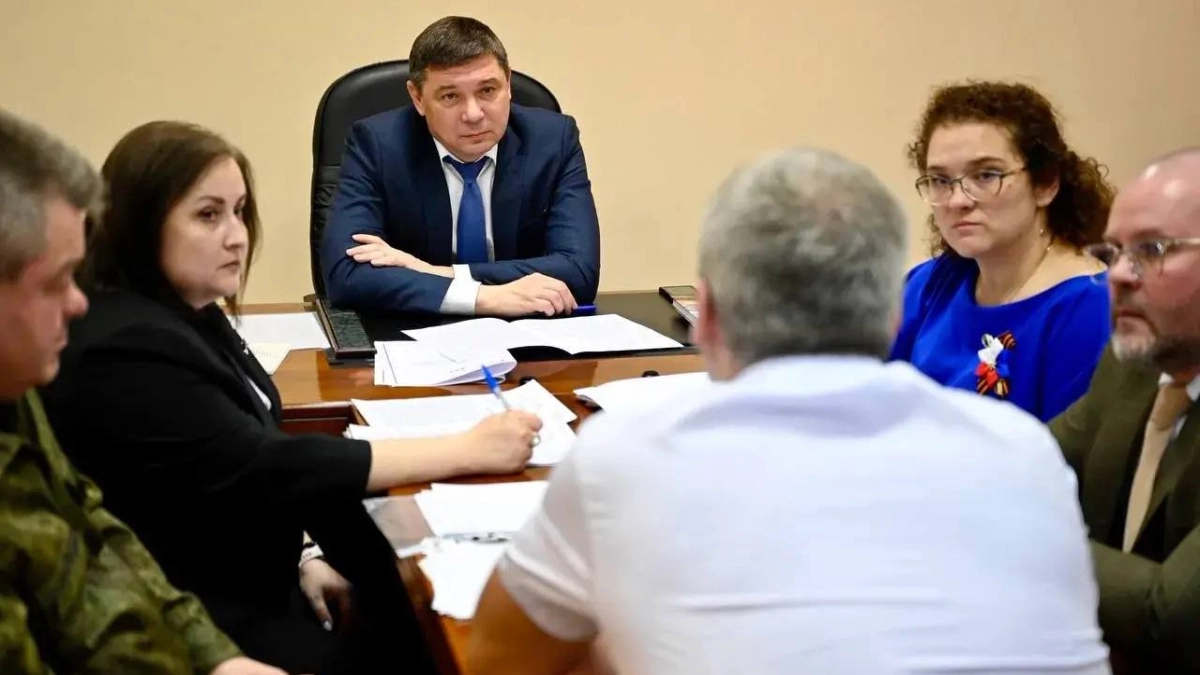 Евгений Первышов рассмотрел обращения участников СВО и ветеранов на личном приёме