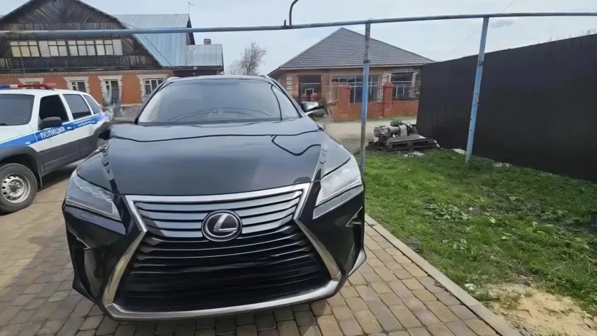 Автомобиль "Lexus" конфискован у жителя Тамбовской области из-за невыплаченных долгов