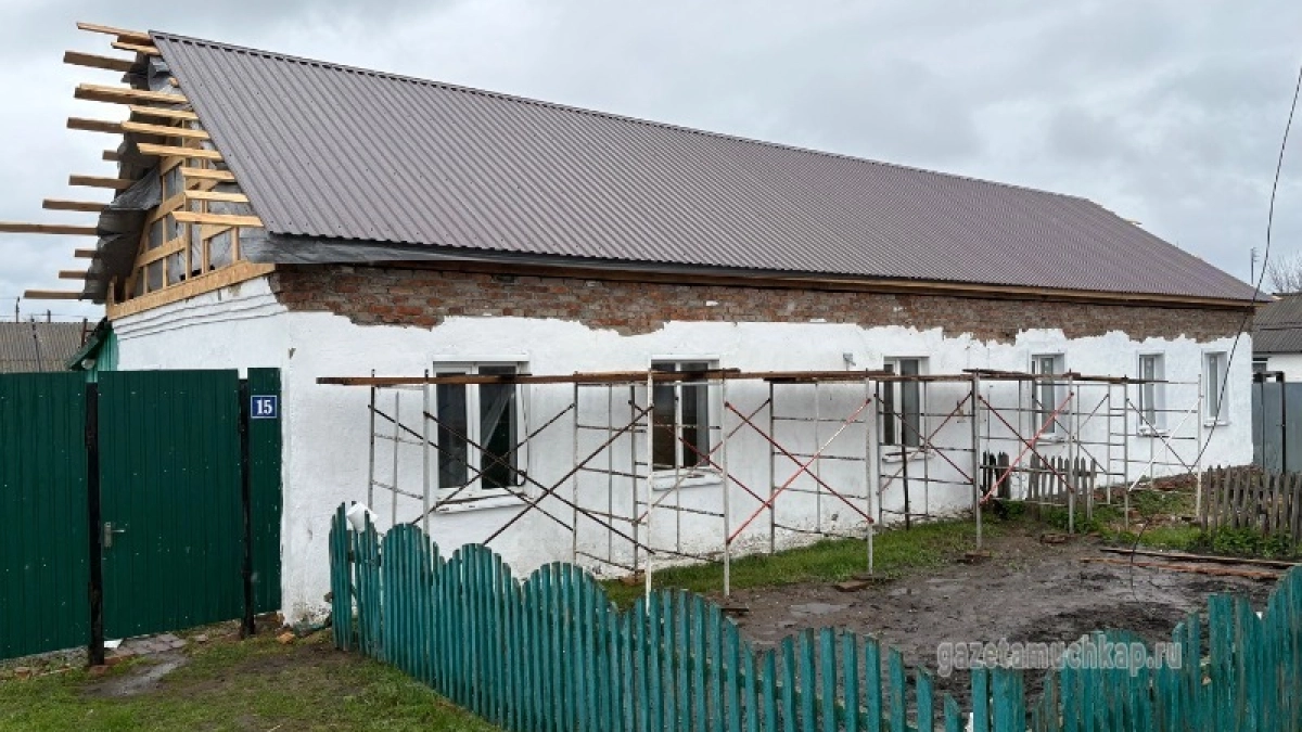 Жители Мучкапского округа помогли землячке отремонтировать рухнувшую крышу