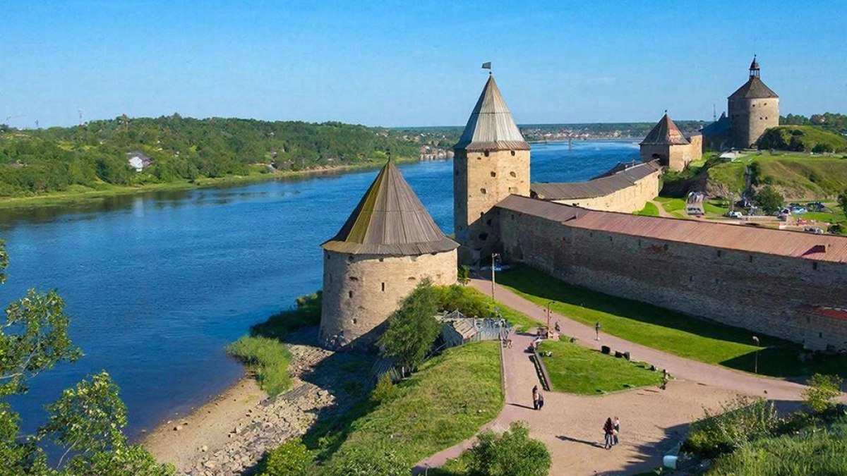 Как живет самый закрытый город России - в паре шагов от границы с Европой: и как туда попасть