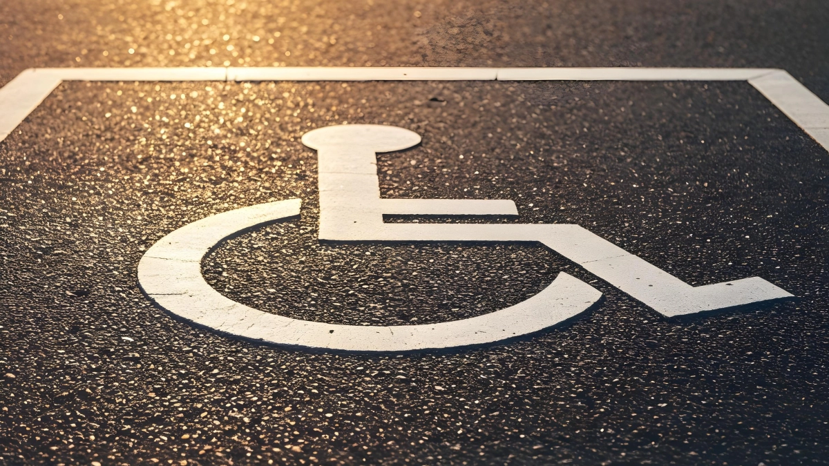 В ГАИ разрешили всем водителям парковаться на местах для инвалидов - но при одном условии