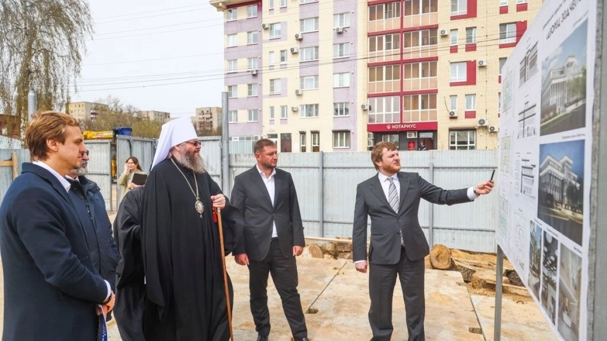 В Тамбове начали возводить офисный центр для строительной отрасли