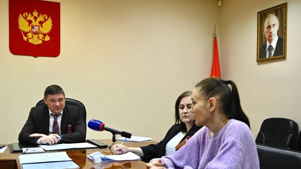 Евгений Первышов провёл приём граждан: новые автобусы, ремонт школы и замена теплосетей в Тамбовской области