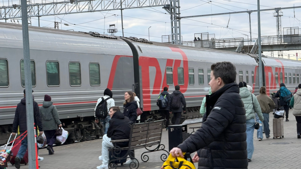 Глава РЖД анонсировал новые поезда с вагонами увеличенного габарита, но народ в ярости - вот почему