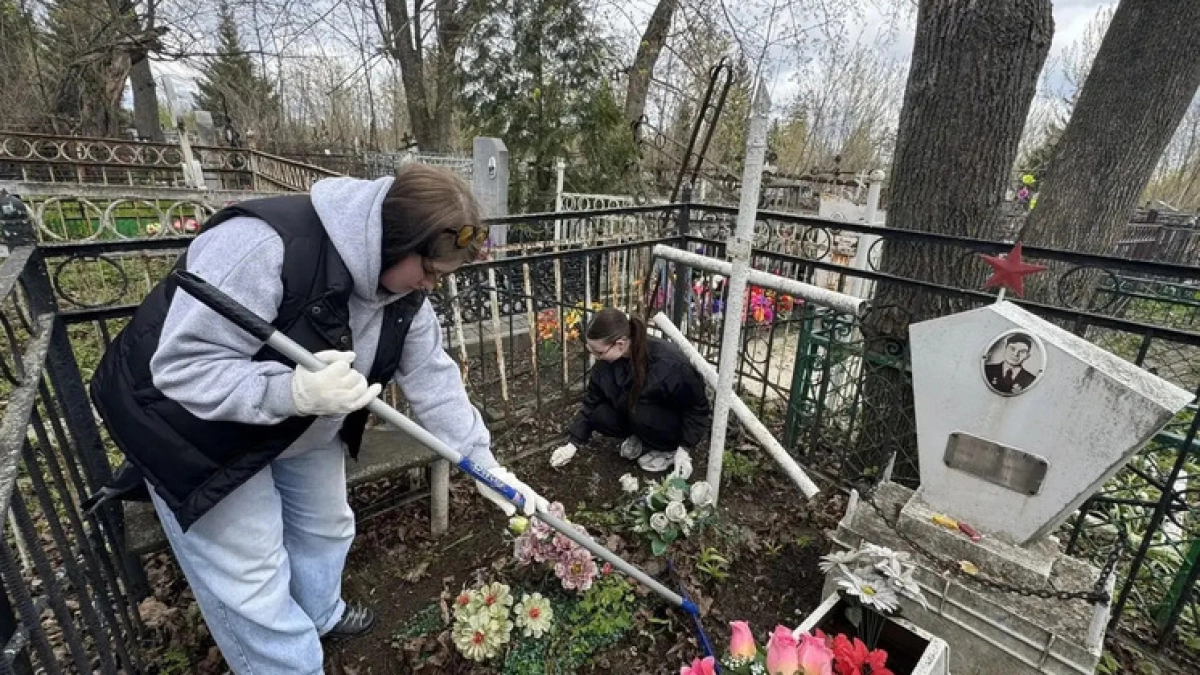1 мая волонтеры из Тамбова привели в порядок 14 воинских захоронений