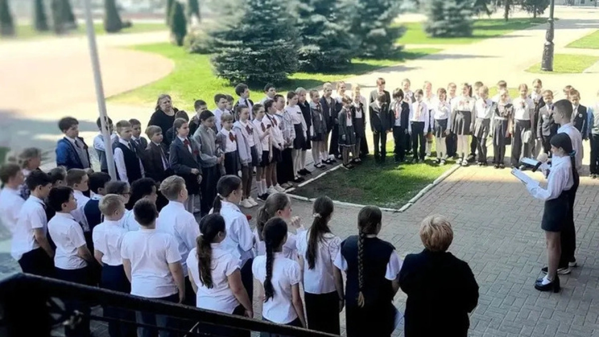 В областном центре Тамбова школьники приняли участие в мероприятии, посвященном акции «Бессмертный полк»
