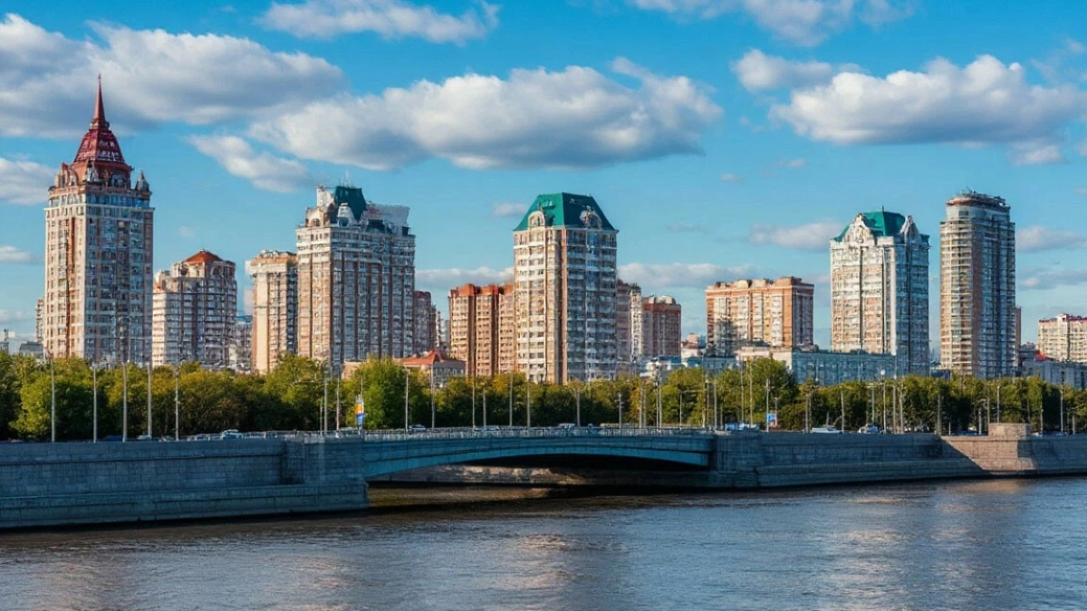 Как живет российский город на границе с Китаем — в 750 метрах от Поднебесной