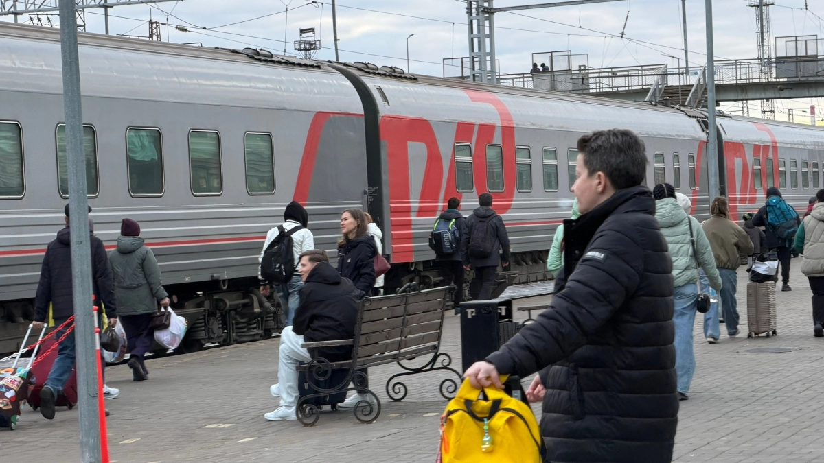 Пассажирка выкупила целое купе за 50 000 рублей: что ей говорили попутчики — поездка обернулась кошмаром