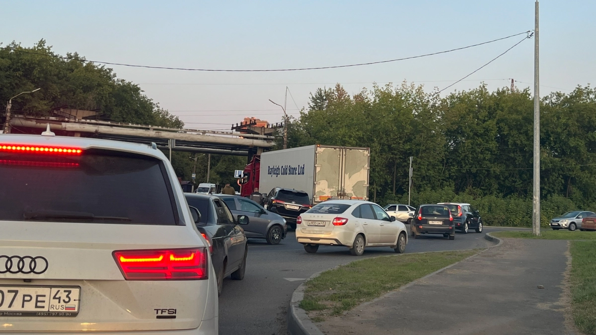 Верховный суд поставил точку: какой поворотник следует включать при въезде на кольцо — правый или левый