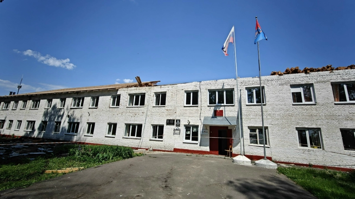 В Тамбовском округе ремонтируют крышу, которая обрушилась зимой из-за снега