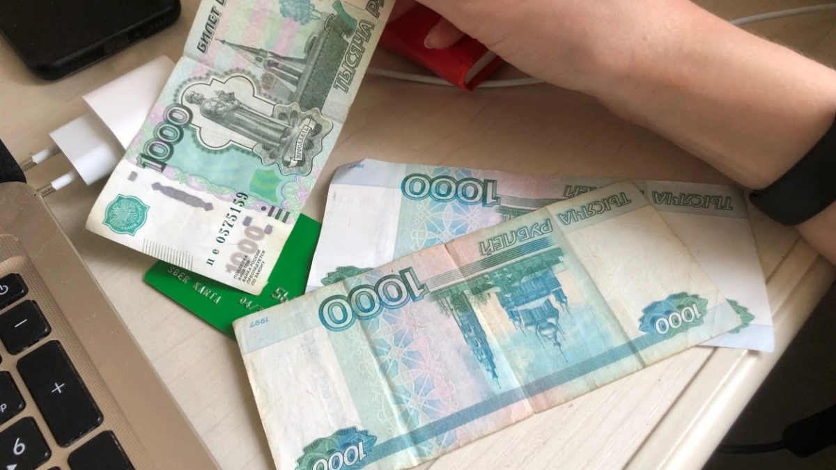 С 1 июня меняются правила для всех, кто снимает наличные с карт - банки приняли решение тихо