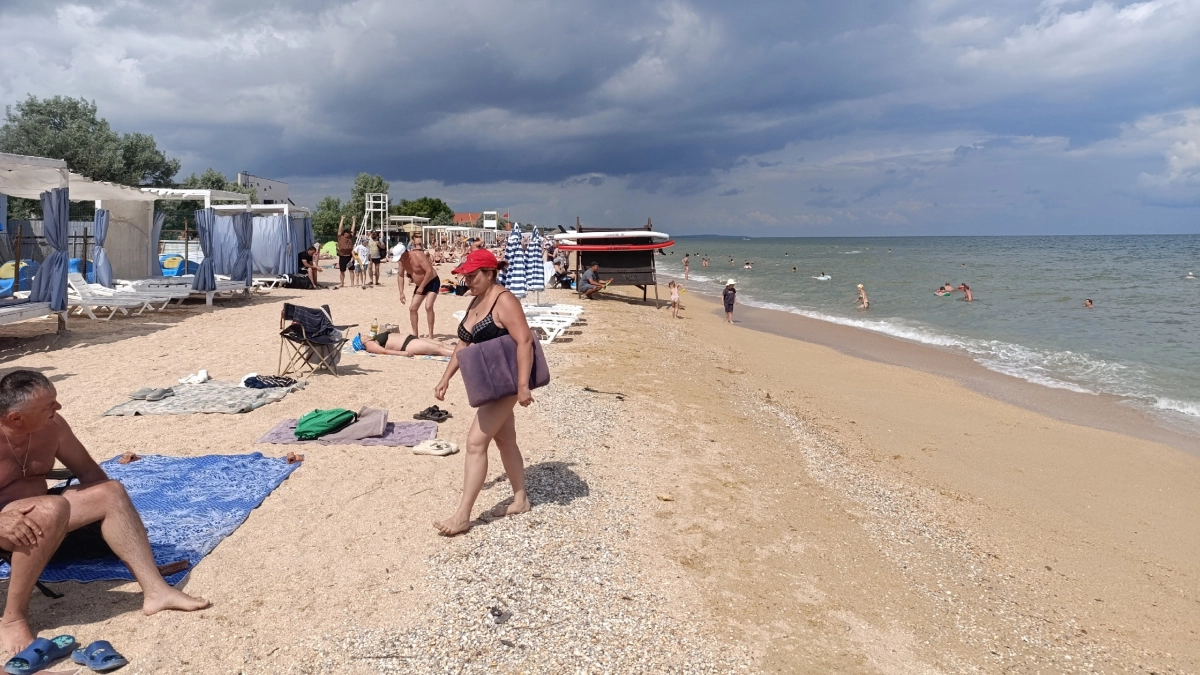 «Ожидал худшего, но всё равно жесть!»: Россияне распробовали курорт на Балтийском море — вот что творится там в сезон отпусков