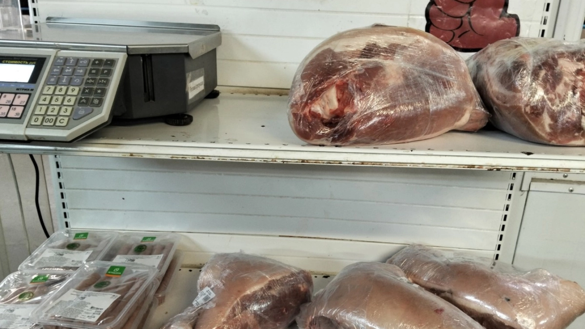 Дешевле - не значит лучше: стоит ли покупать мясо, курицу и рыбу в "Светофоре"?