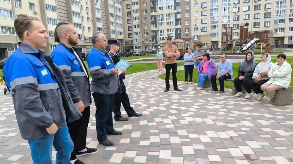 Во дворах Тамбова продолжаются "зелёные площадки" с участием жителей и специалистов