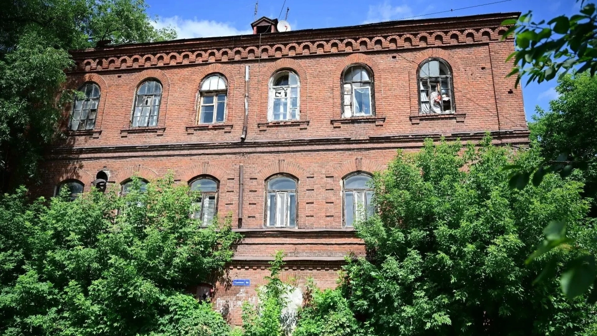 В Тамбове инвестор приобрел историческое здание "Красных казарм" за 3,3 млн рублей