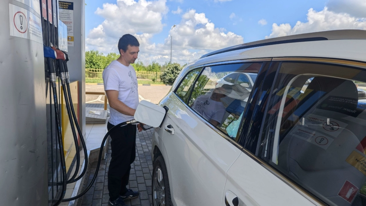 Евгений Первышов прокомментировал ситуацию с бензином в регионе