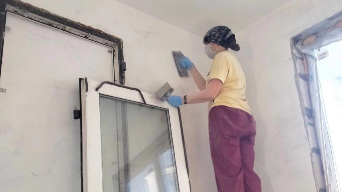 Не сдирайте старые обои: 3 вида покрытий, которые можно красить без подготовки