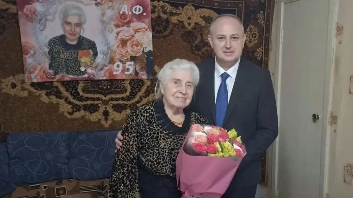 В Тамбове труженица тыла принимала поздравления с 95-летним юбилеем