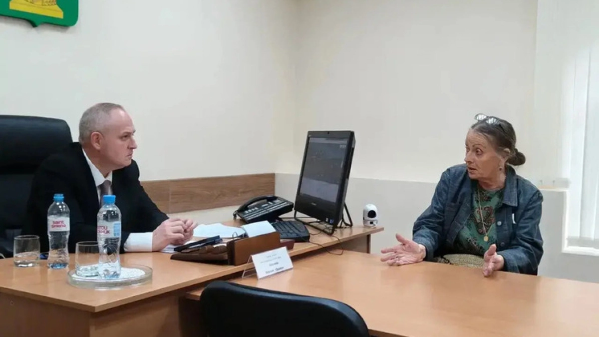 Максим Косенков взял под контроль ремонт жилья семьи участника СВО