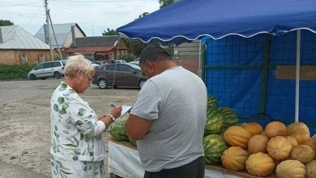 В Тамбове на улице Бастионной выявили незаконных уличных торговцев