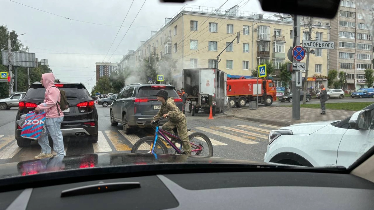 Верховный Суд разъяснил, как пропускать пешеходов по новым правилам — и не получать штрафы с камер ГАИ