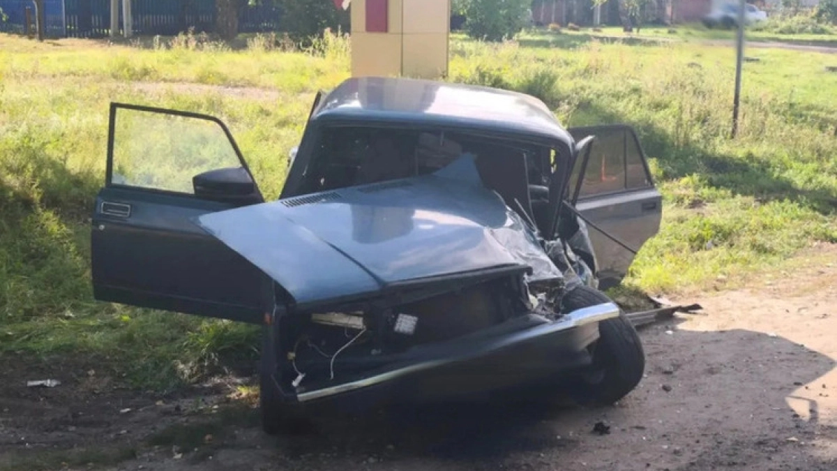 В Пичаевском округе после столкновения «Нивы» и ВАЗ-2107 госпитализировали двух водителей