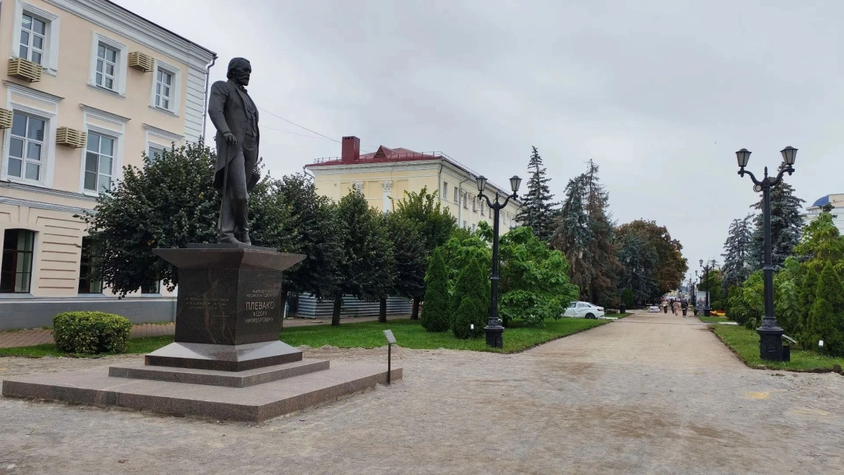 На улице Октябрьской в Тамбове демонтировали два фонтана и старое покрытие