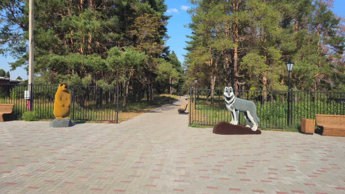 Тамбовские строители начали второй этап благоустройства парка Дружбы в Новоайдаре