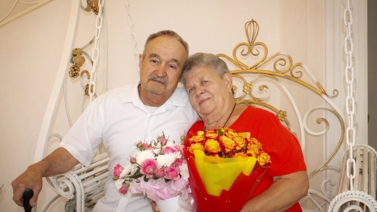 В Тамбовской области после 45 лет совместной жизни влюбленные пришли в ЗАГС